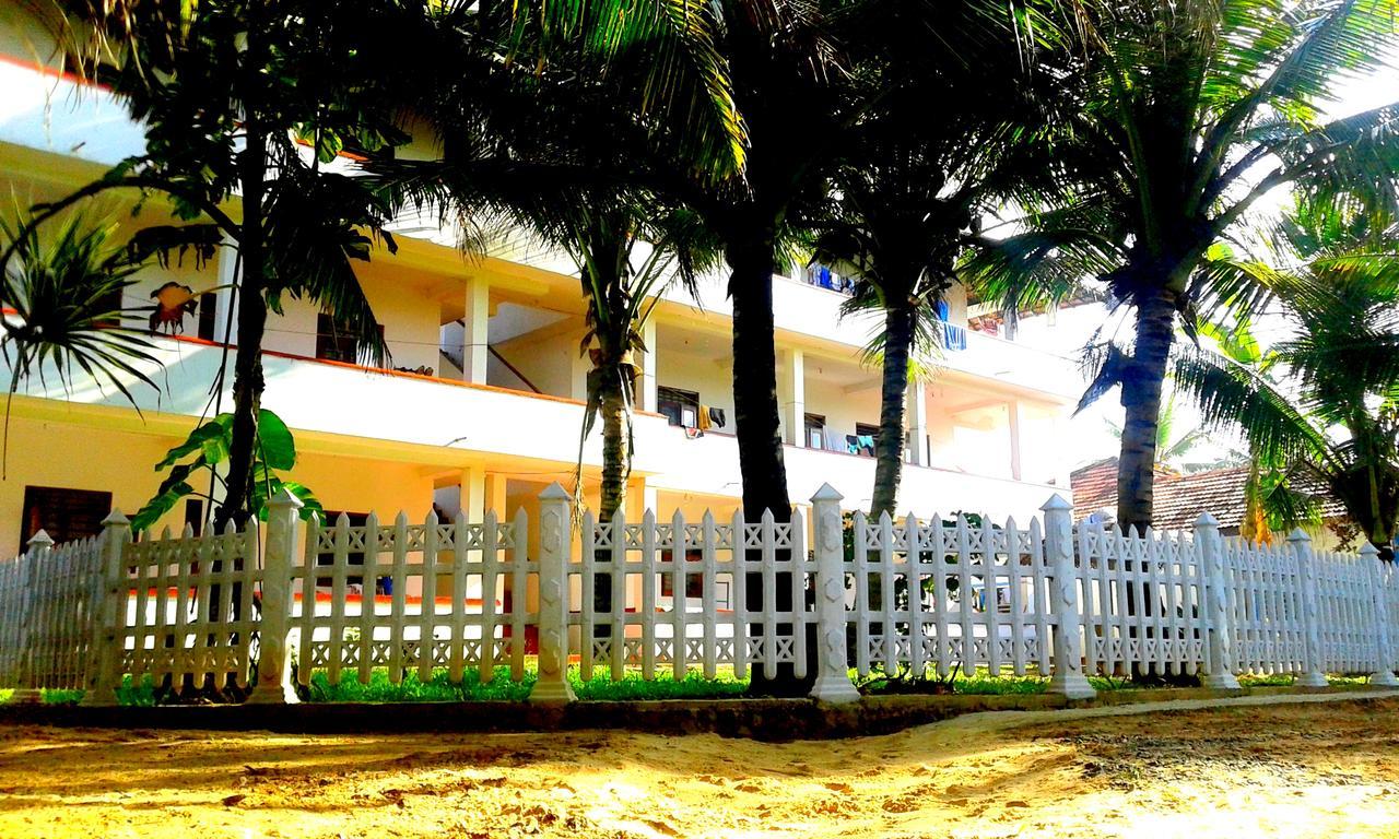 Ram'S Surfing Beach,米迪加马东 外观 照片